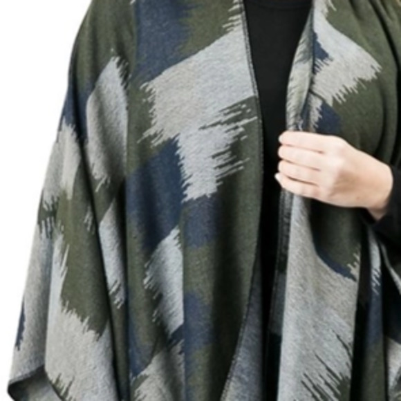 Southwest Print Fringe Wrap Shawl Ruana Olive Green - Picture 3 of 3